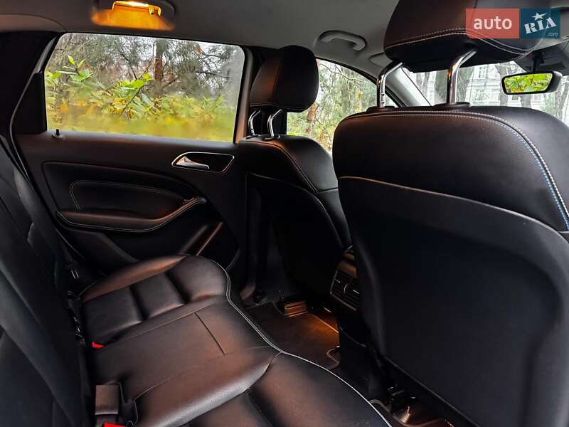 Хэтчбек Mercedes-Benz B-Class 2015 в Киеве