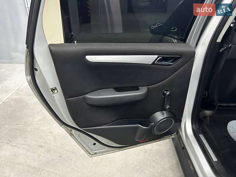 Хэтчбек Mercedes-Benz B-Class 2005 в Черновцах