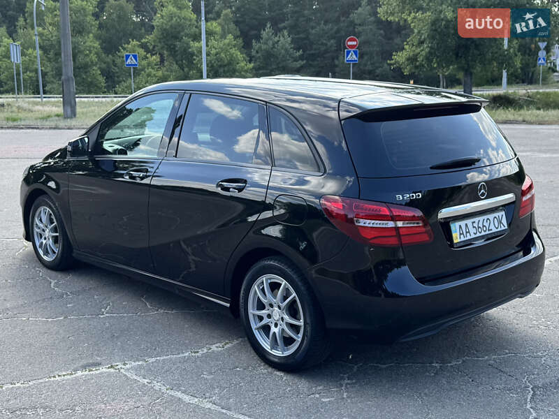 Хэтчбек Mercedes-Benz B-Class 2015 в Киеве