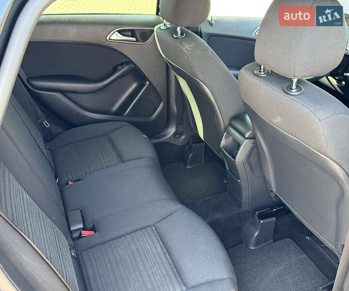 Хэтчбек Mercedes-Benz B-Class 2015 в Киеве