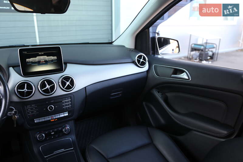 Хэтчбек Mercedes-Benz B-Class 2015 в Киеве
