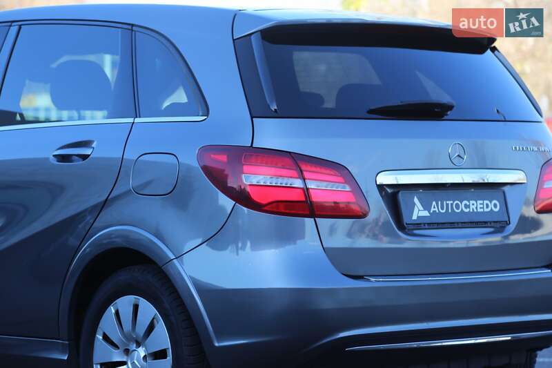 Хэтчбек Mercedes-Benz B-Class 2015 в Киеве