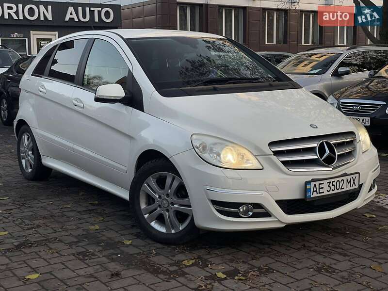 Mercedes-Benz B-Class 2011