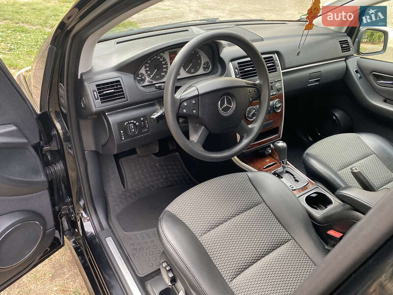 Хэтчбек Mercedes-Benz B-Class 2009 в Первомайске фото 22 Хэтчбек Mercedes-Benz B-Class 2009 в Первомайске