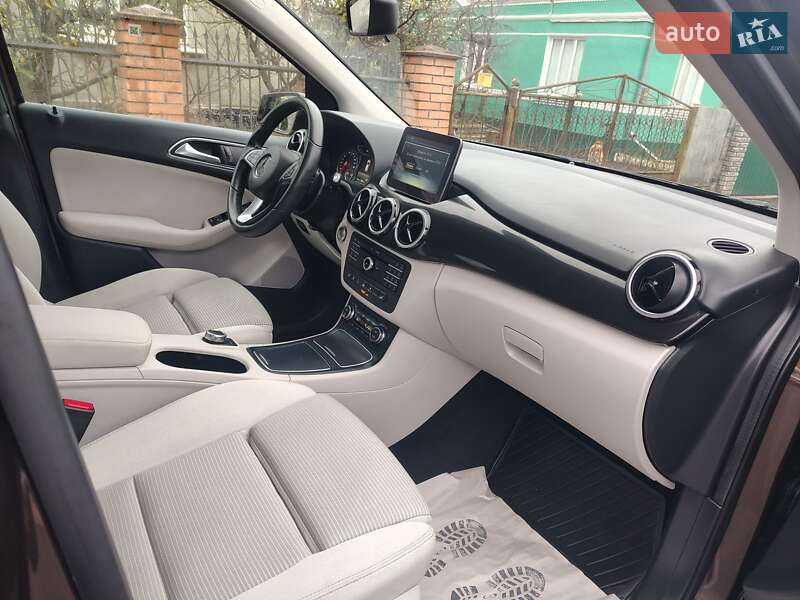 Хэтчбек Mercedes-Benz B-Class 2017 в Дубно