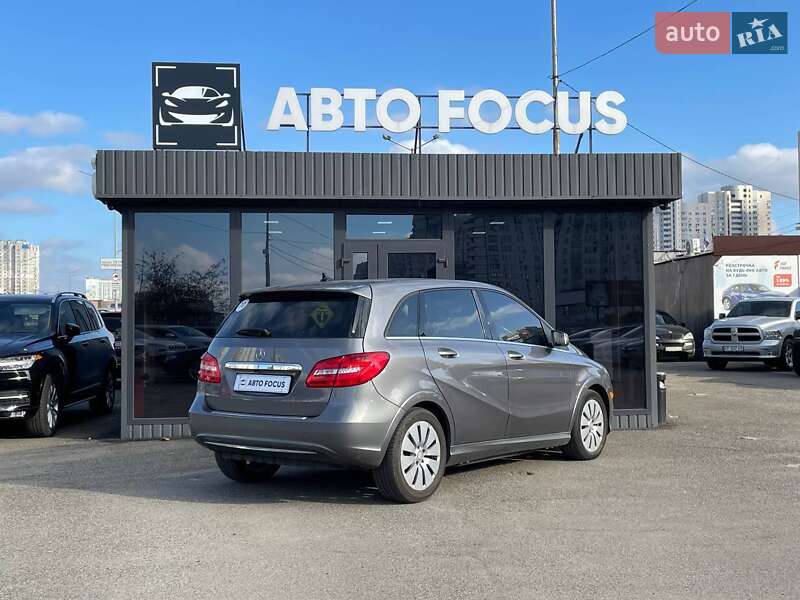 Хэтчбек Mercedes-Benz B-Class 2014 в Киеве