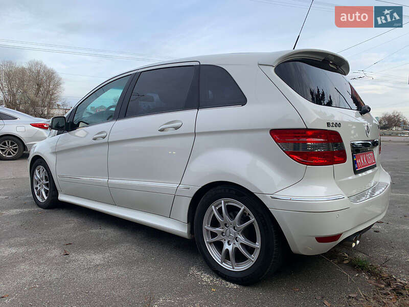 Хэтчбек Mercedes-Benz B-Class 2011 в Киеве