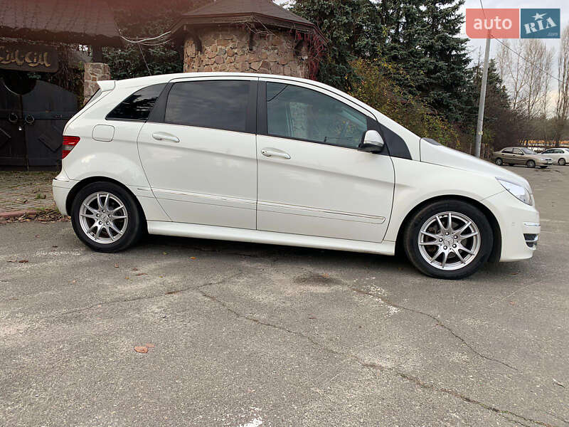 Хэтчбек Mercedes-Benz B-Class 2011 в Киеве