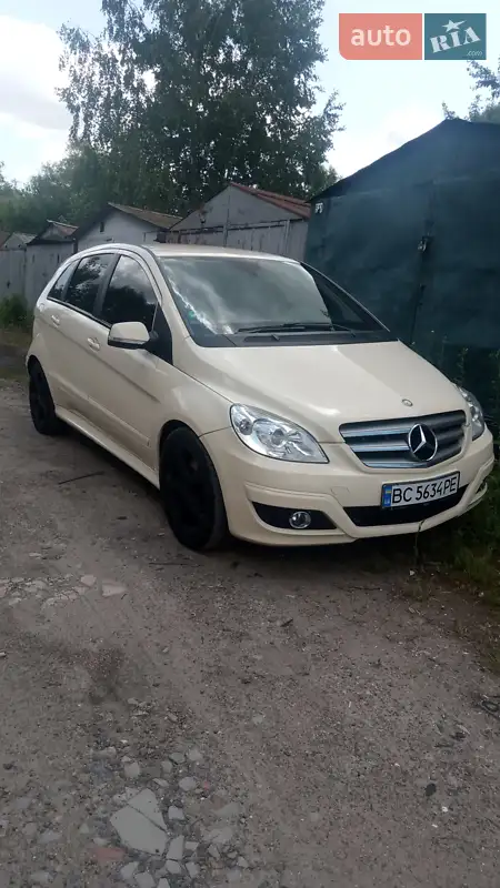 Mercedes-Benz B-Class 2011
