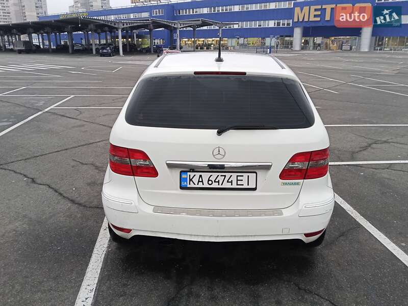 Хэтчбек Mercedes-Benz B-Class 2011 в Киеве фото 4 Хэтчбек Mercedes-Benz B-Class 2011 в Киеве