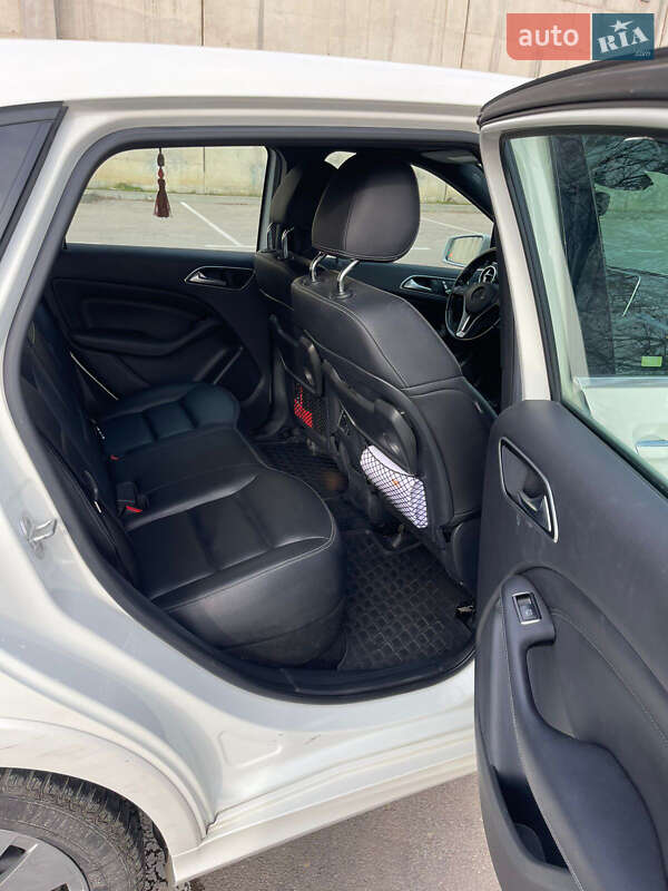 Хетчбек Mercedes-Benz B-Class 2016 в Одесі фото 19 Хетчбек Mercedes-Benz B-Class 2016 в Одесі