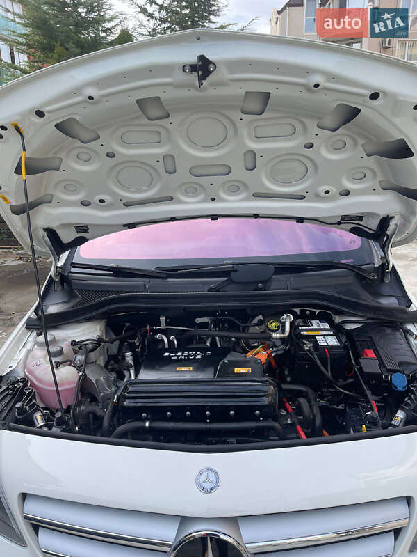 Хетчбек Mercedes-Benz B-Class 2016 в Одесі фото 22 Хетчбек Mercedes-Benz B-Class 2016 в Одесі