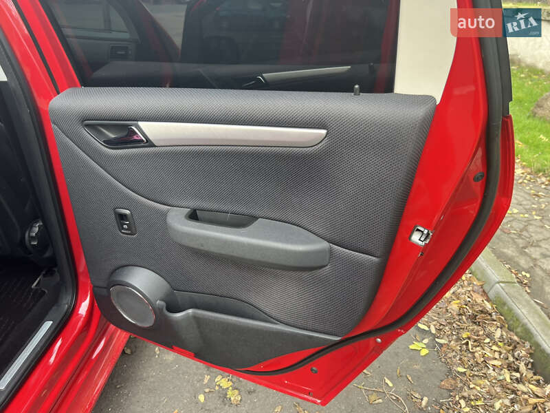 Хэтчбек Mercedes-Benz B-Class 2011 в Одессе