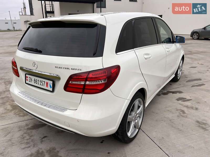 Хэтчбек Mercedes-Benz B-Class 2015 в Луцке фото 6 Хэтчбек Mercedes-Benz B-Class 2015 в Луцке