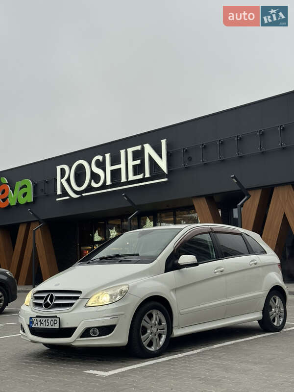 Хэтчбек Mercedes-Benz B-Class 2010 в Софиевской Борщаговке фото 2 Хэтчбек Mercedes-Benz B-Class 2010 в Софиевской Борщаговке