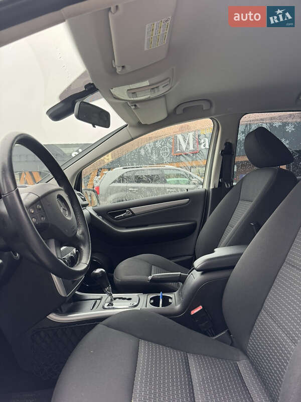 Хэтчбек Mercedes-Benz B-Class 2010 в Софиевской Борщаговке фото 12 Хэтчбек Mercedes-Benz B-Class 2010 в Софиевской Борщаговке