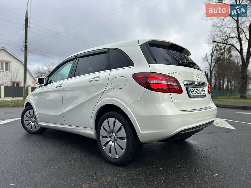 Хэтчбек Mercedes-Benz B-Class 2017 в Виннице