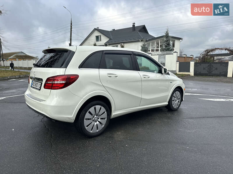 Хэтчбек Mercedes-Benz B-Class 2017 в Виннице