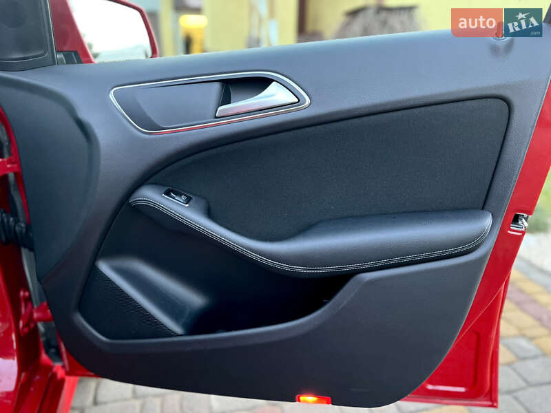 Хэтчбек Mercedes-Benz B-Class 2016 в Дрогобыче