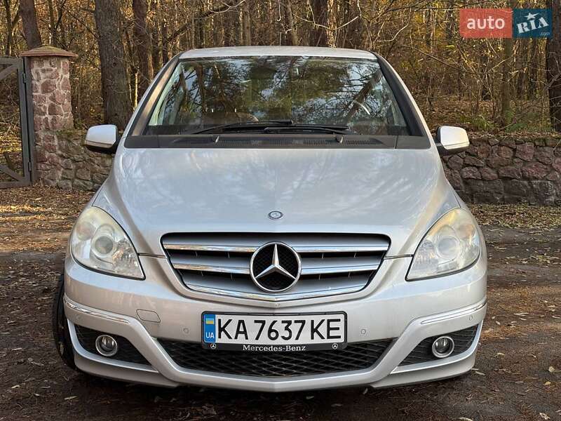 Хетчбек Mercedes-Benz B-Class 2010 в Києві фото 2 Хетчбек Mercedes-Benz B-Class 2010 в Києві