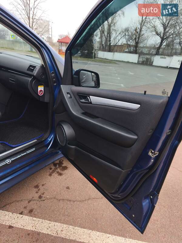 Хетчбек Mercedes-Benz B-Class 2010 в Києві фото 28 Хетчбек Mercedes-Benz B-Class 2010 в Києві