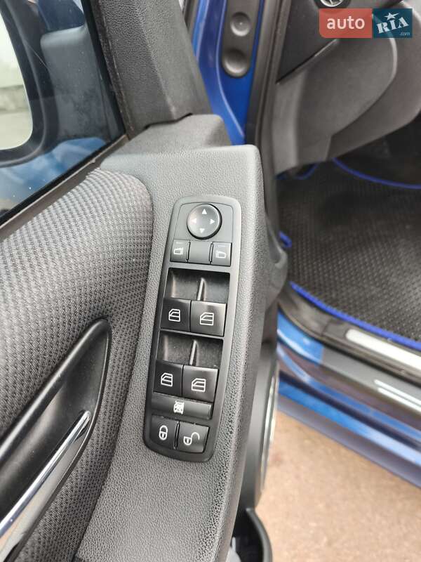 Хетчбек Mercedes-Benz B-Class 2010 в Києві фото 49 Хетчбек Mercedes-Benz B-Class 2010 в Києві