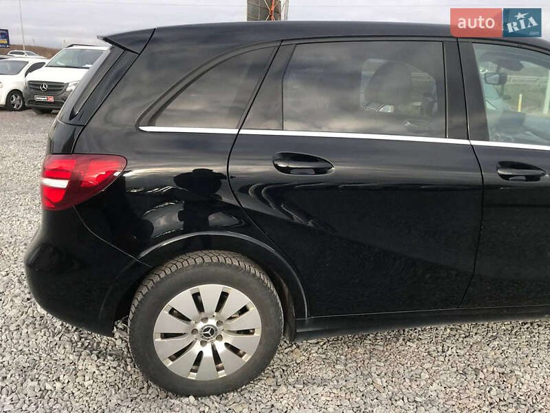Хетчбек Mercedes-Benz B-Class 2017 в Львові фото 17 Хетчбек Mercedes-Benz B-Class 2017 в Львові