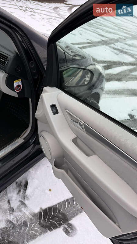 Хэтчбек Mercedes-Benz B-Class 2006 в Киеве фото 2 Хэтчбек Mercedes-Benz B-Class 2006 в Киеве