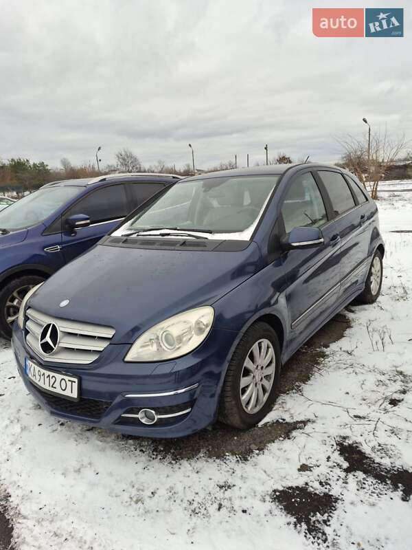 Хэтчбек Mercedes-Benz B-Class 2010 в Черкассах фото 4 Хэтчбек Mercedes-Benz B-Class 2010 в Черкассах