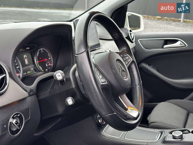 Хетчбек Mercedes-Benz B-Class 2017 в Львові