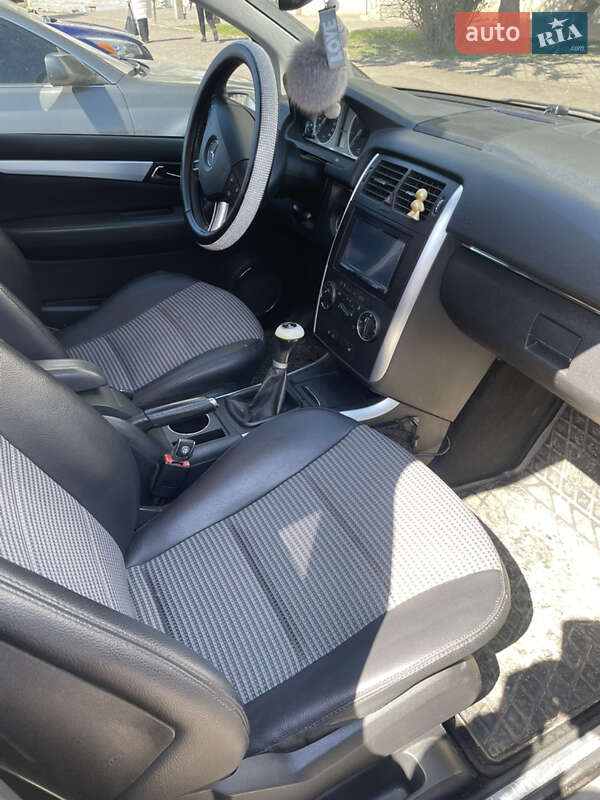 Хэтчбек Mercedes-Benz B-Class 2007 в Южном