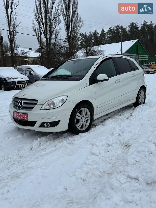 Mercedes-Benz B-Class 2011