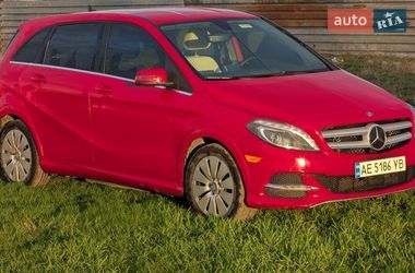 Хетчбек Mercedes-Benz B-Class 2014 в Дніпрі