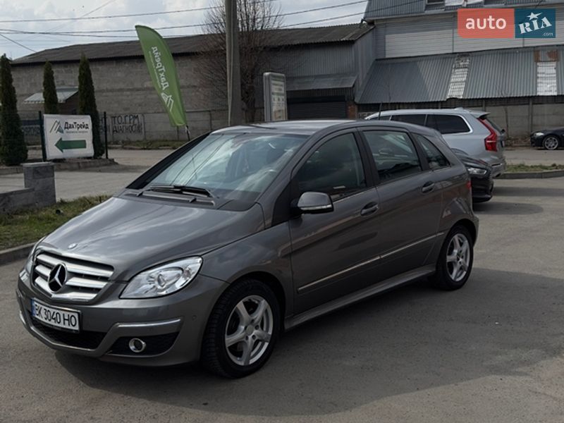 Mercedes-Benz B-Class 2011