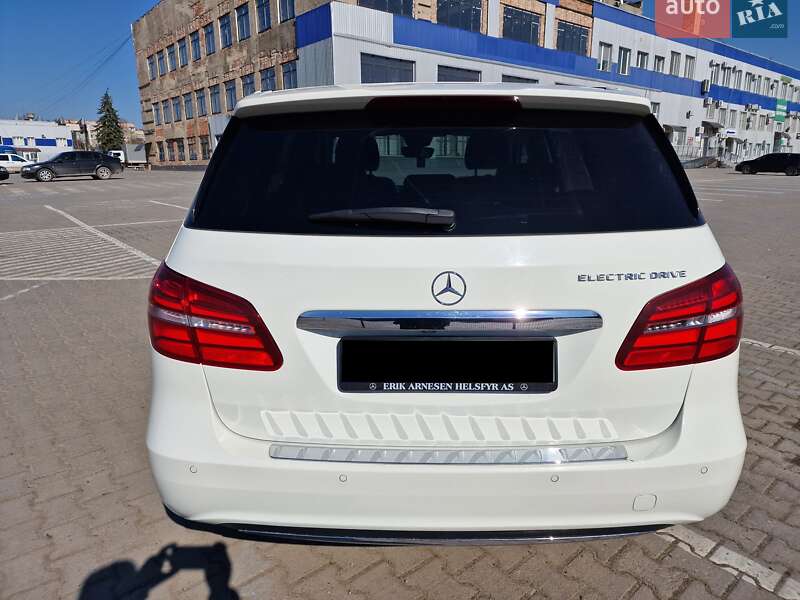 Хэтчбек Mercedes-Benz B-Class 2015 в Черновцах