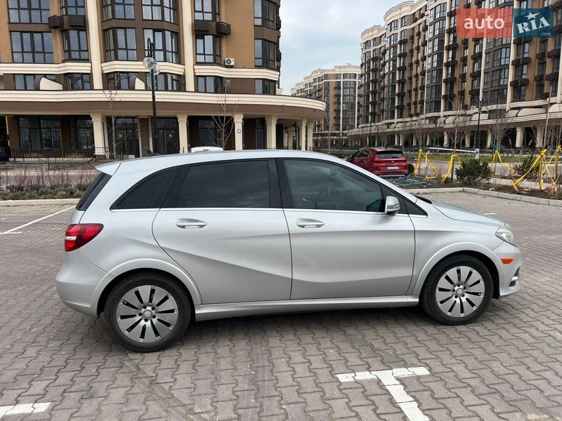 Хэтчбек Mercedes-Benz B-Class 2016 в Софиевской Борщаговке