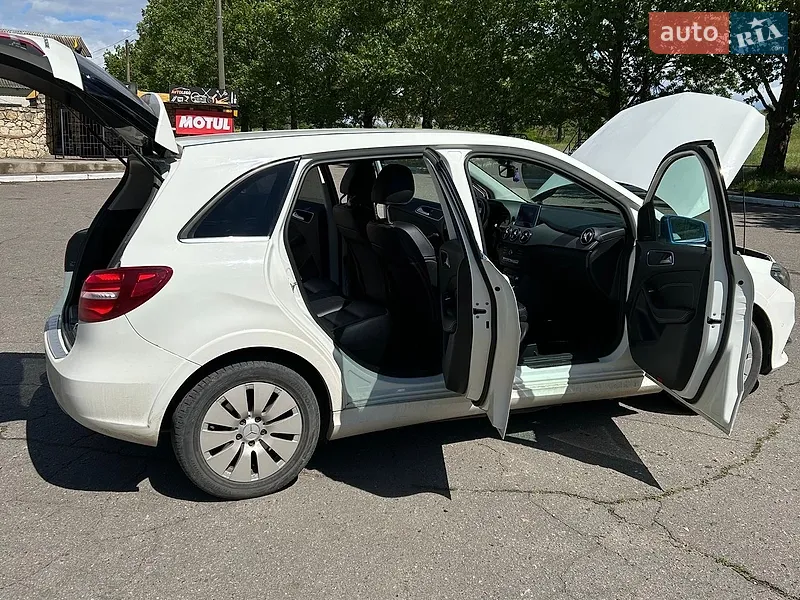 Mercedes-Benz B-Class 2015 VIN WDD2428901J005501 фото оголошення 4 з 59