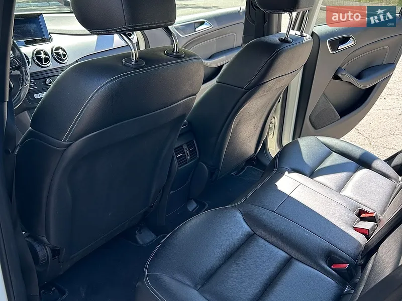 Mercedes-Benz B-Class 2015 VIN WDD2428901J005501 фото оголошення 10 з 59