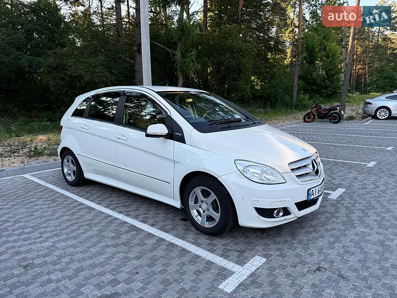 Mercedes-Benz B-Class 2011