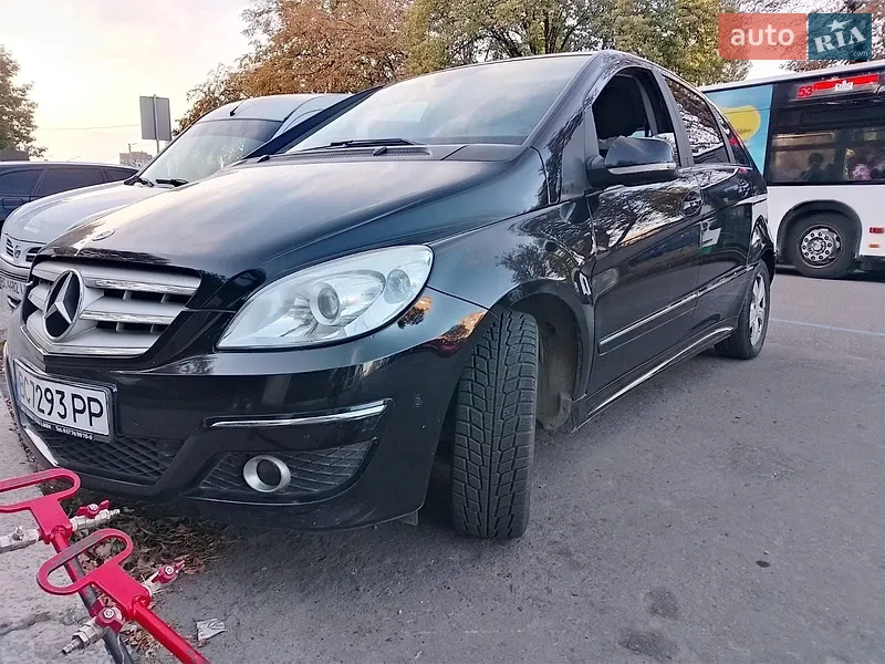 Mercedes-Benz B-Class 2011