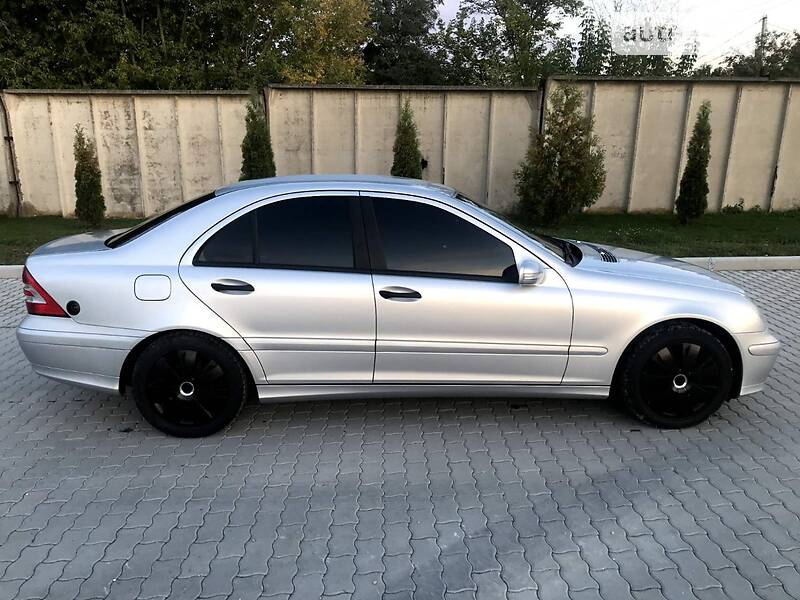 Mercedes-Benz C 180