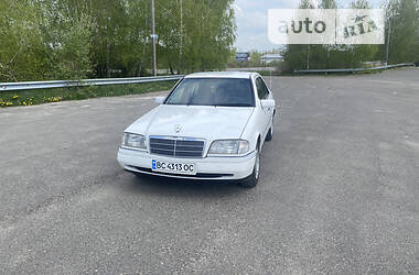 Седан Mercedes-Benz C 220 1994 в Львові