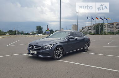 Седан Mercedes-Benz C 300 2015 в Киеве
