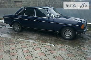 Седан Mercedes-Benz C-Class 1982 в 
