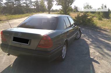 Седан Mercedes-Benz C-Class 1993 в Луганске