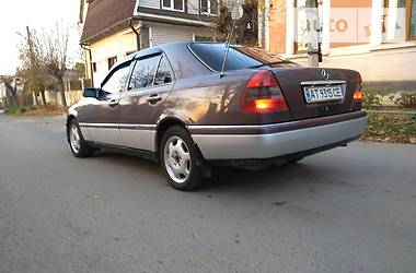 Седан Mercedes-Benz C-Class 1995 в Черновцах