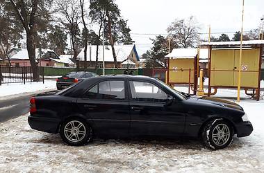 Седан Mercedes-Benz C-Class 1997 в Киеве