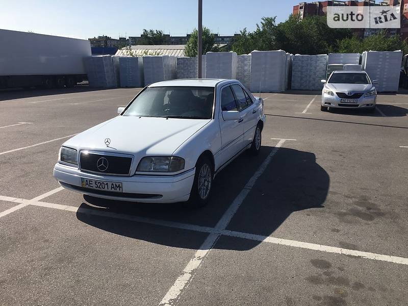 Седан Mercedes-Benz C-Class 1993 в Дніпрі