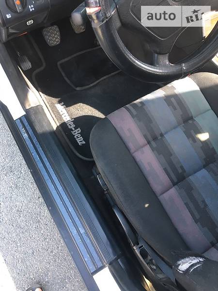 Седан Mercedes-Benz C-Class 1993 в Дніпрі