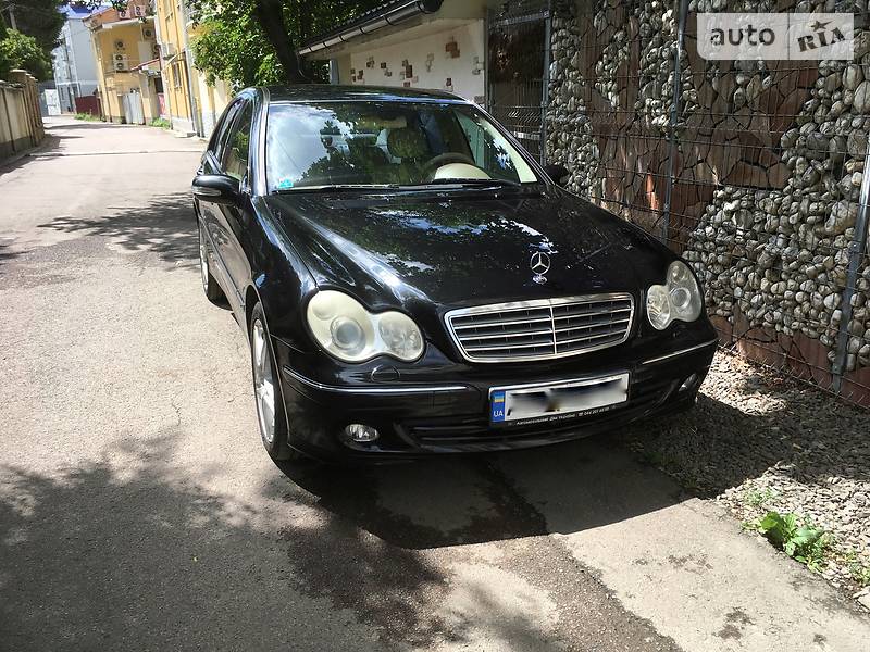 Седан Mercedes-Benz C-Class 2004 в Ужгороді
